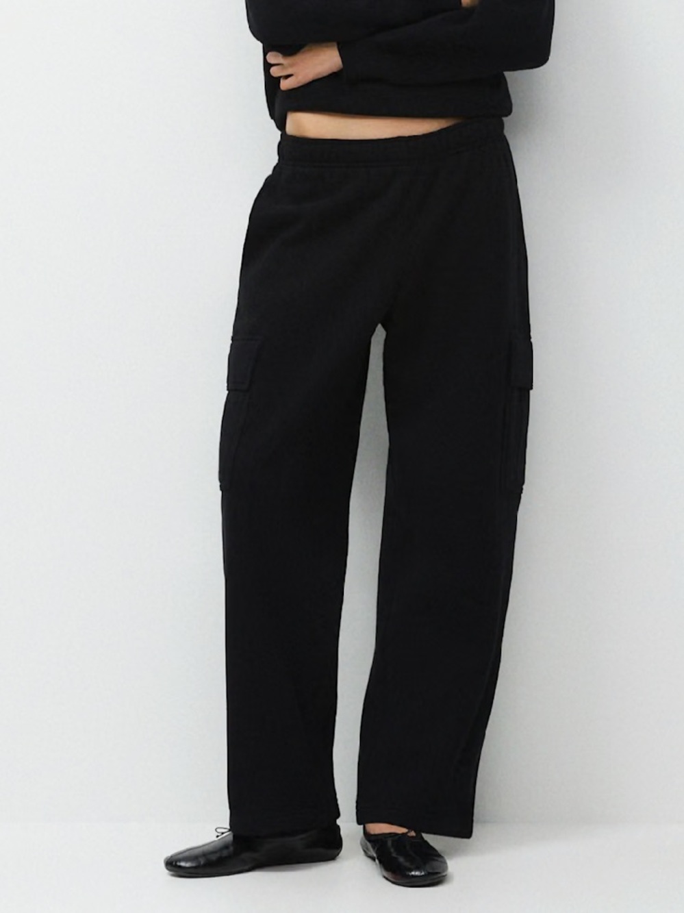 Aritzia Wide Leg Cargo Pants in Black Size XS